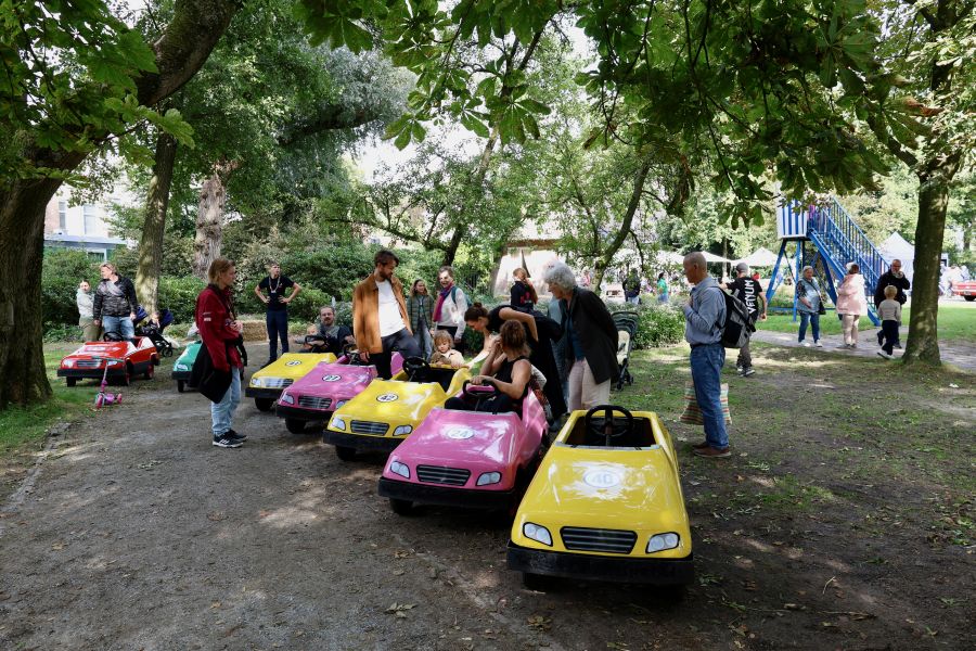 Trapautootjes in de Gouverneurstuin